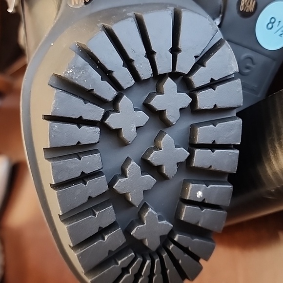 NWT GUESS Boots with lace up platform heel Black sz 8.5 - Picture 9 of 14